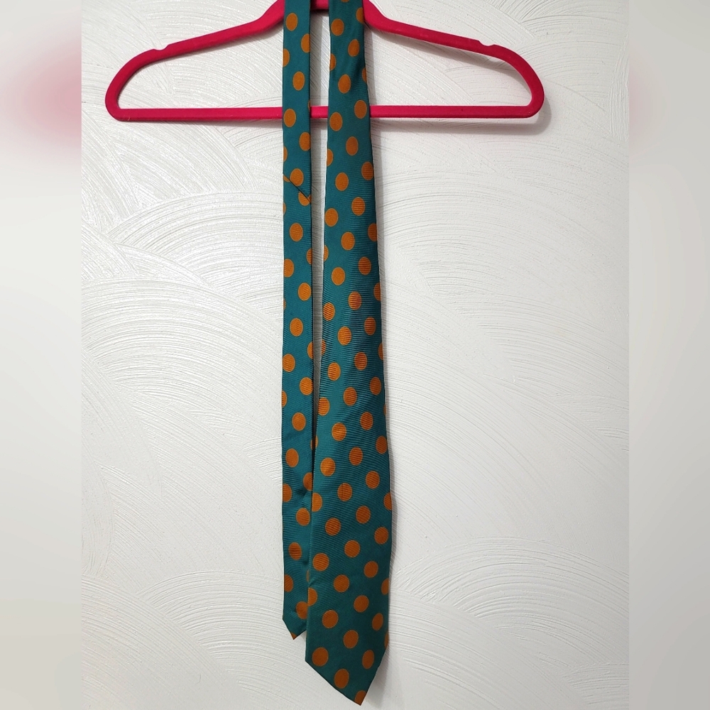 Executive of Boston silk tie.  (709)